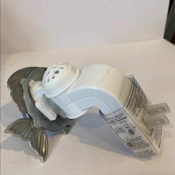 Bath & Body Works Fiber Optic “Fish” Light Up 24/7 Wallflower Plug & Refill - Picture 4 of 11